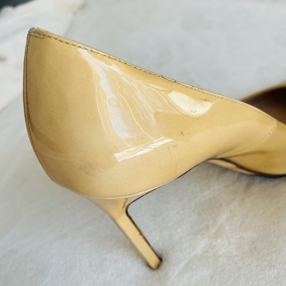 FINAL Manolo Blahnik Patent Nude Pump - Picture 7 of 13